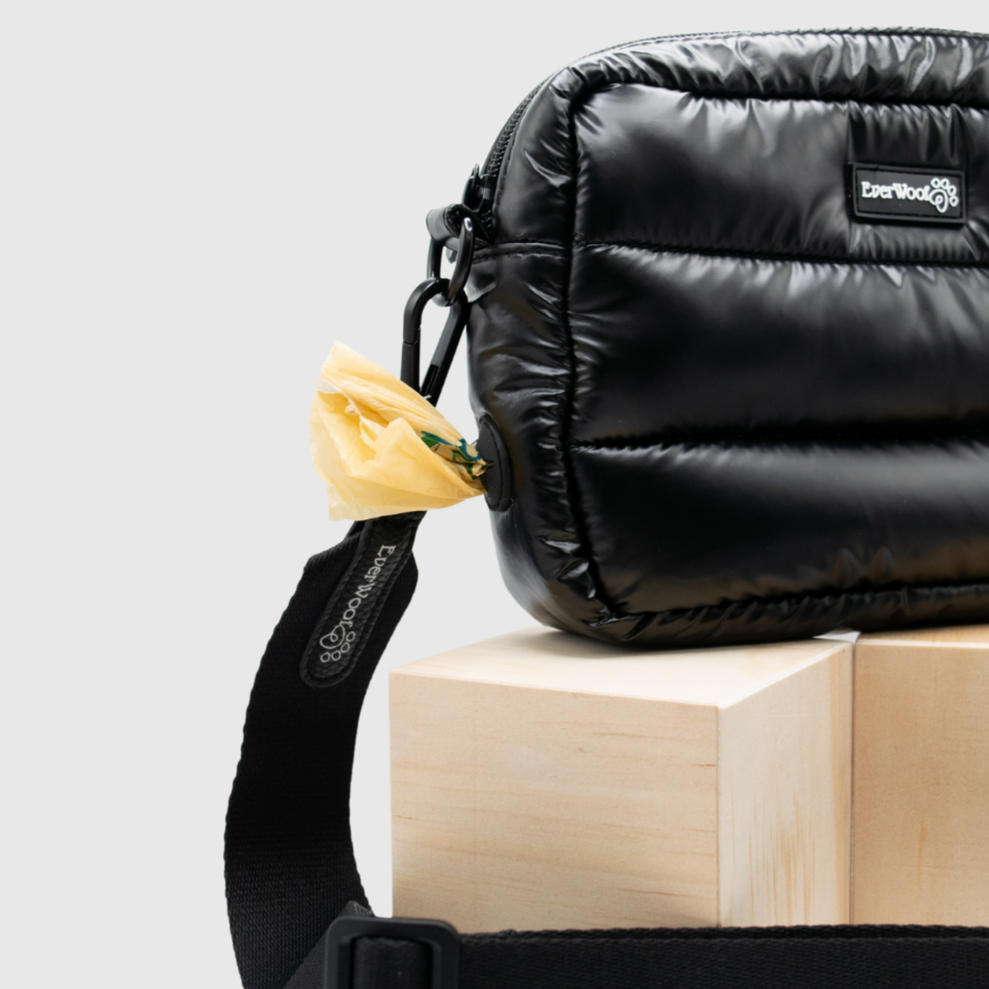 Dog Mom Walkie Bag Puffer Black